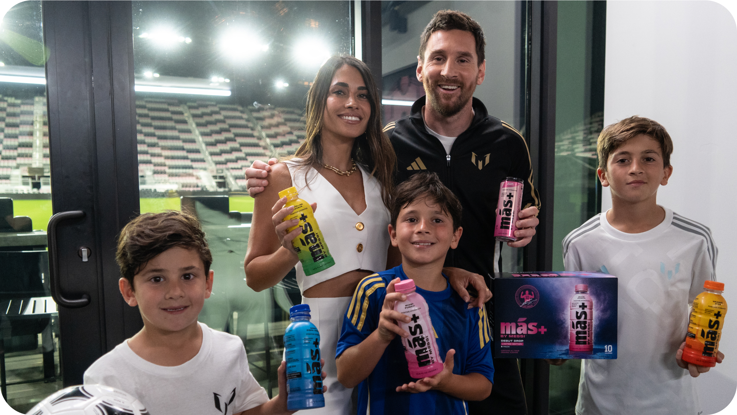 Leo, his wife Antonela, and his three sons